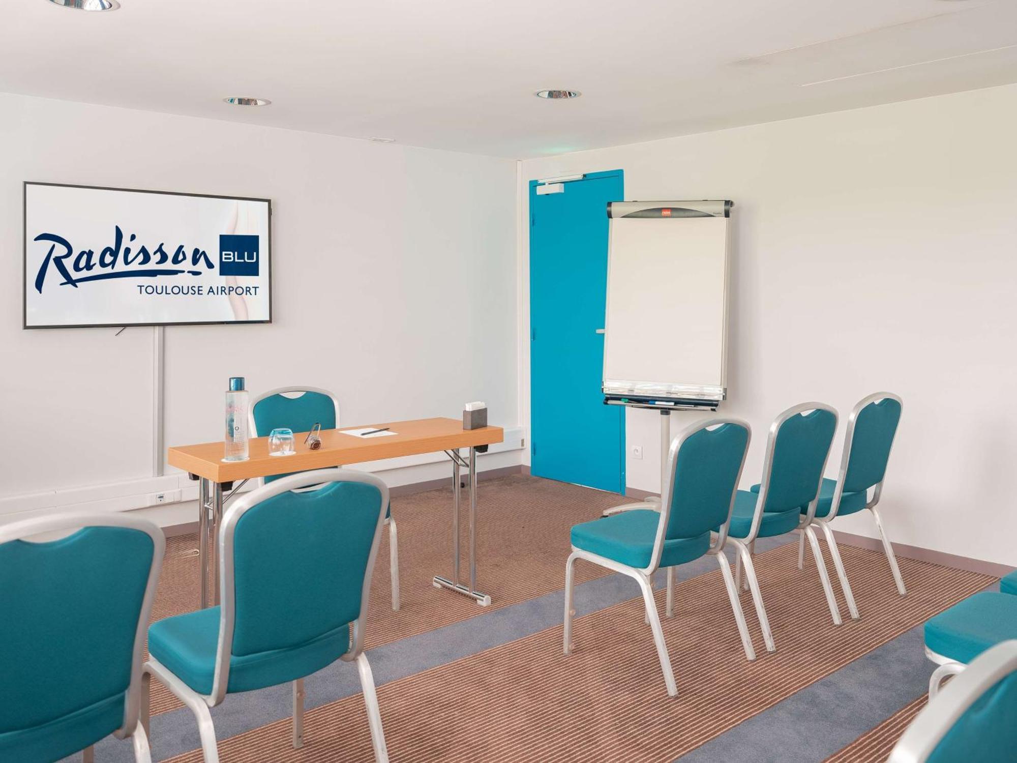Radisson Blu Toulouse Airport 4*